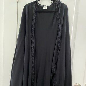 BEAUTIFUL BLACK KNIT SHAWL WITH FRINGE WORE TWICE AND HAD IT CLEANED